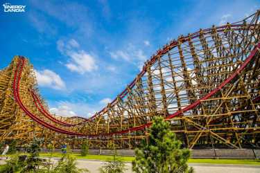 KORBIELÓW 2025 - WAKACYJNY HIT !!! Z wyjazdem do Energylandii, wycieczkami do Wiednia, na Słowację i do aquaparków. Ośrodek z basenem letnim. Kolonia 7-13 lat, obóz 14-18 lat.